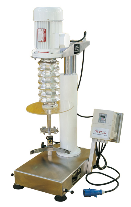 Lab stirrers with pneumatic lifting